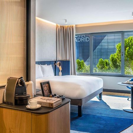พูลแมน มาดริด แอร์พอร์ต แอนด์ เฟเรีย Hotel ภายนอก รูปภาพ