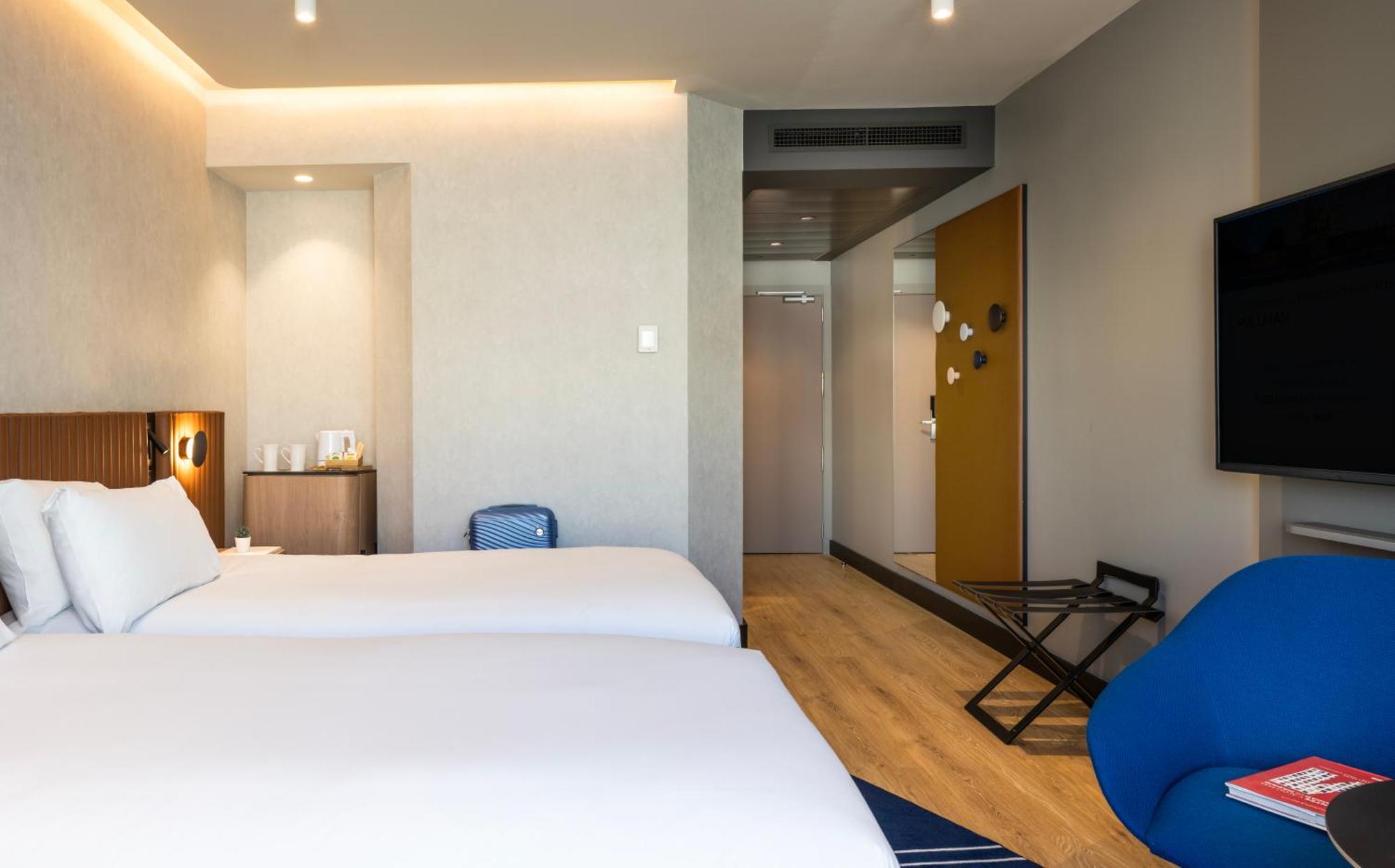 พูลแมน มาดริด แอร์พอร์ต แอนด์ เฟเรีย Hotel ภายนอก รูปภาพ
